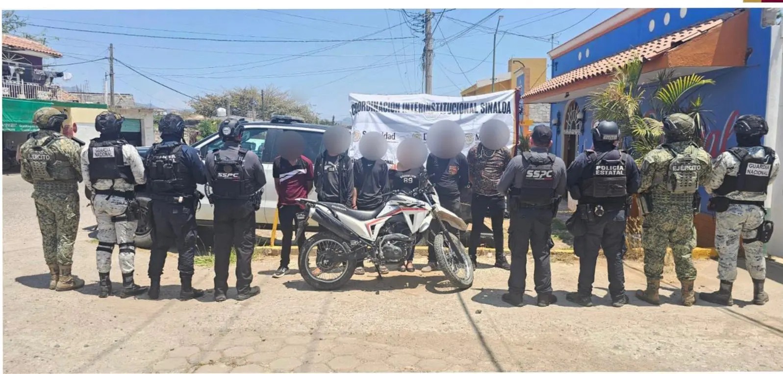 $!Detienen a siete personas en Rosario, dos de ellos menores y una mujer; les aseguran drogas y vehículos