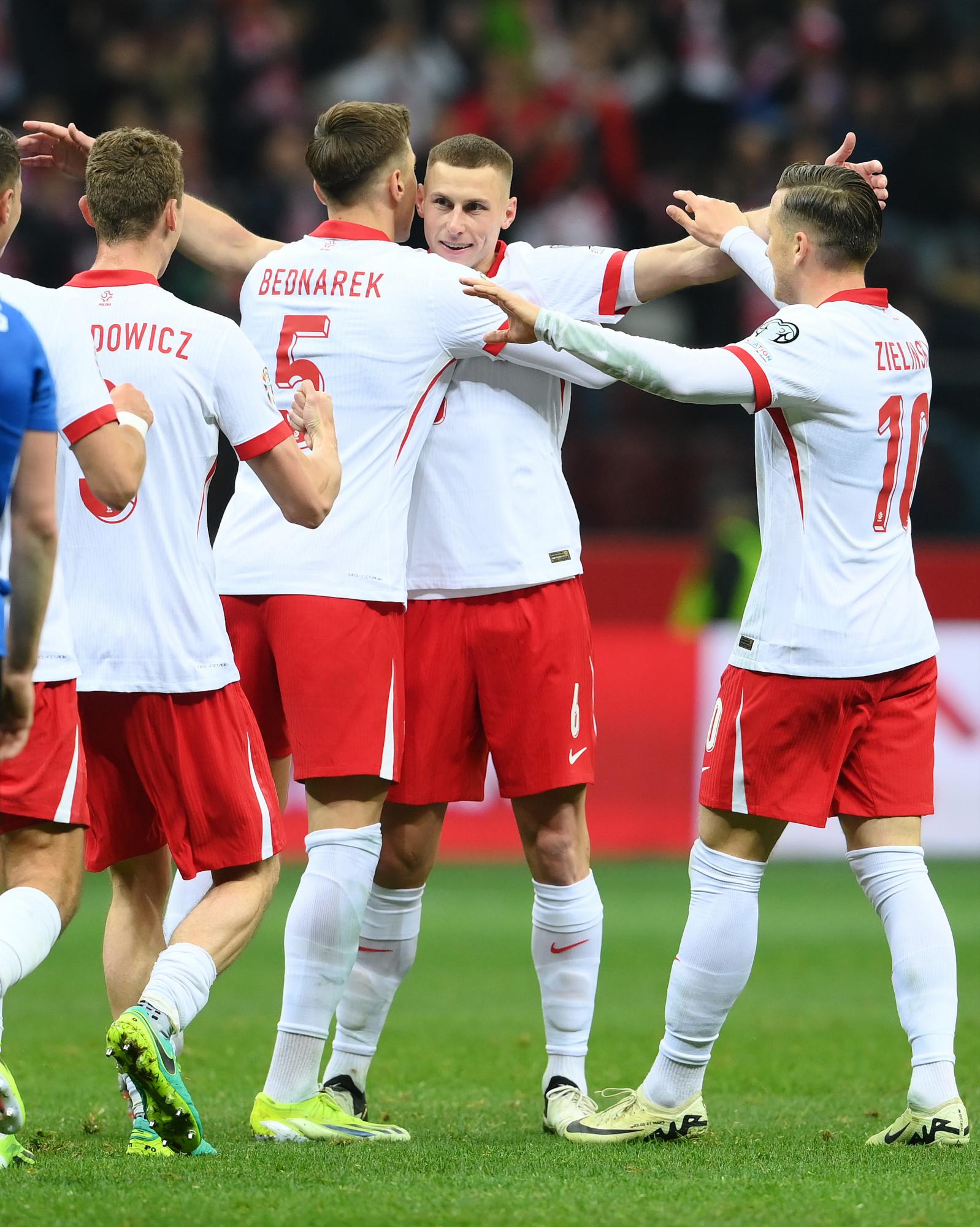 $!Polonia golea 5-1 a Estonia y Lewandowski está a un paso de la Eurocopa