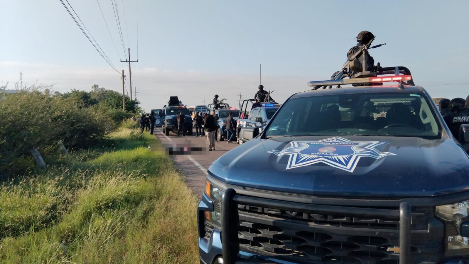 Hallan dos cuerpos sin vida en carretera Culiacán-Eldorado $!Hallan dos cuerpos sin vida en carretera Culiacán-Eldorado