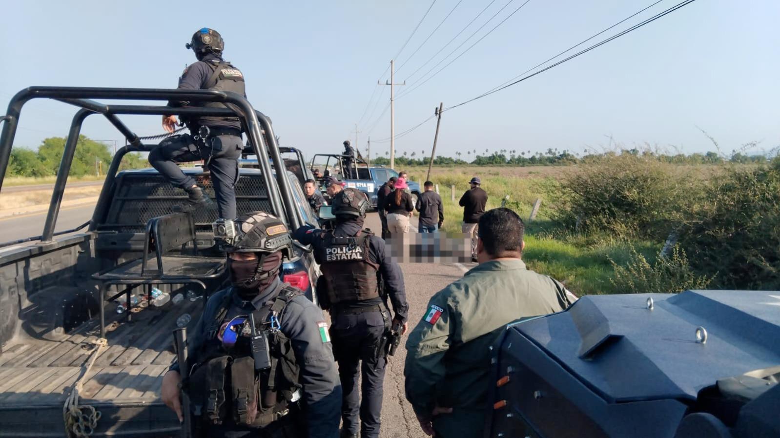 Hallan dos cuerpos sin vida en carretera Culiacán-Eldorado $!Hallan dos cuerpos sin vida en carretera Culiacán-Eldorado