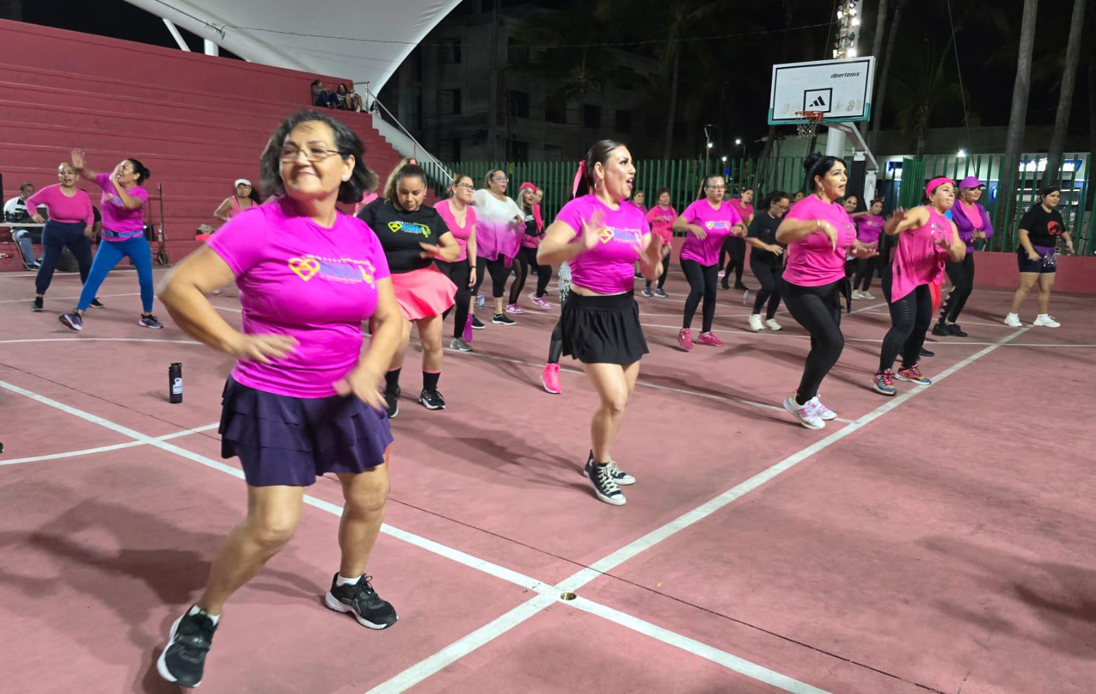 $!Celebran Chicos de Arranque 10 años de poner a bailar a los mazatlecos