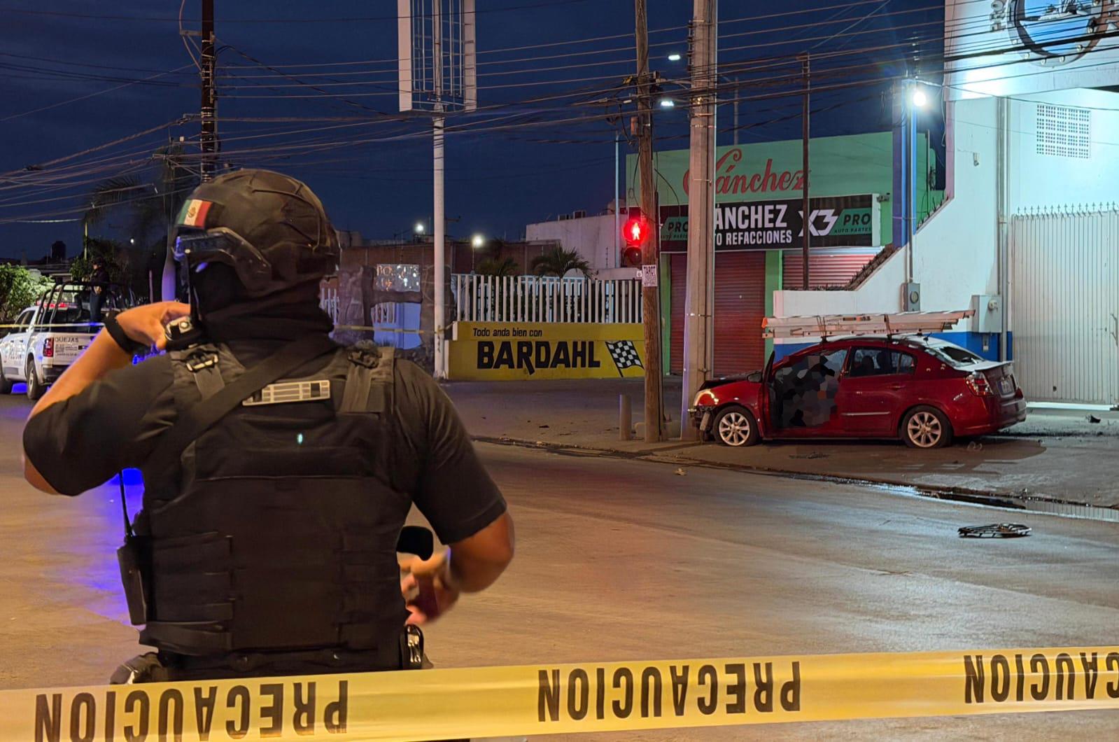 $!Asesinan a balazos a conductor en la avenida Gabriel Leyva, en Mazatlán