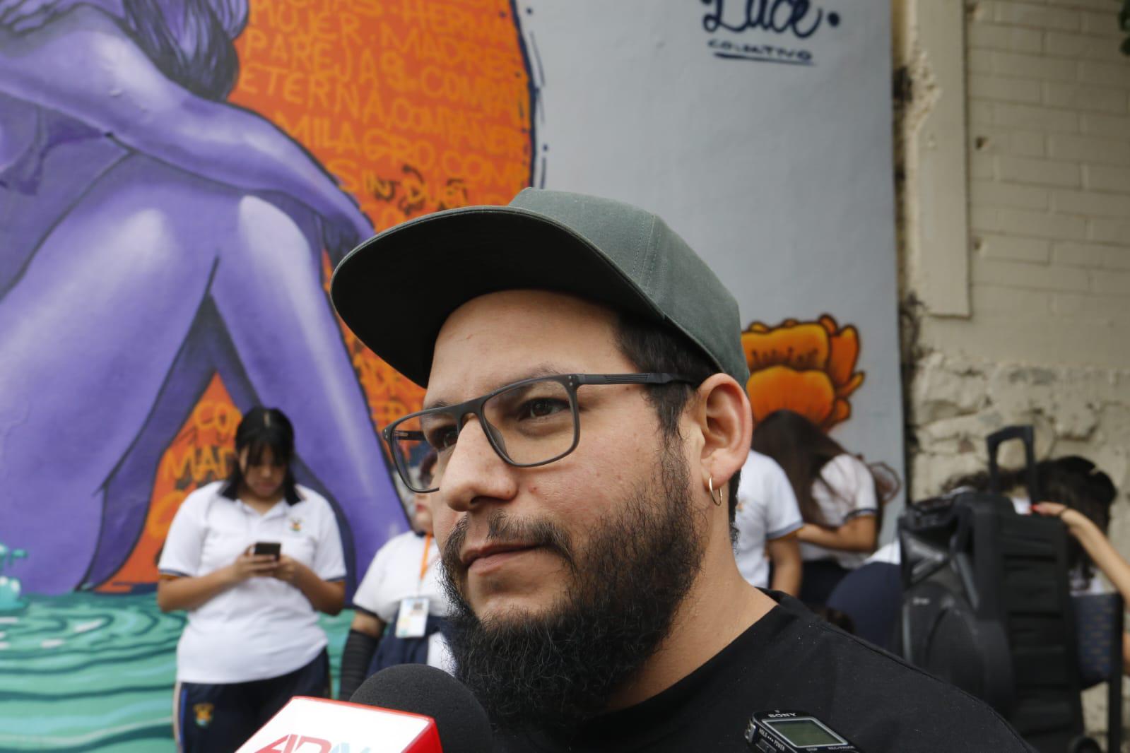 $!Doctor Feis y estudiantes pintan mural que promueve el respeto hacia las mujeres, en Culiacán