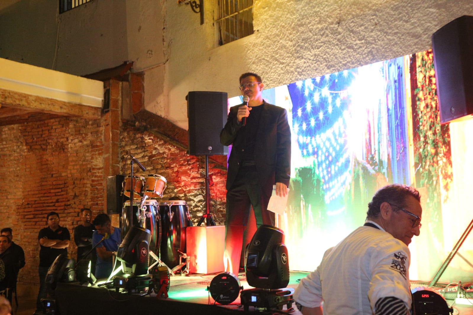 $!Amado Guzmán Reynaud, presidente de Consejo Rector Centro Histórico de Mazatlán, da la bienvenida a los presentes.