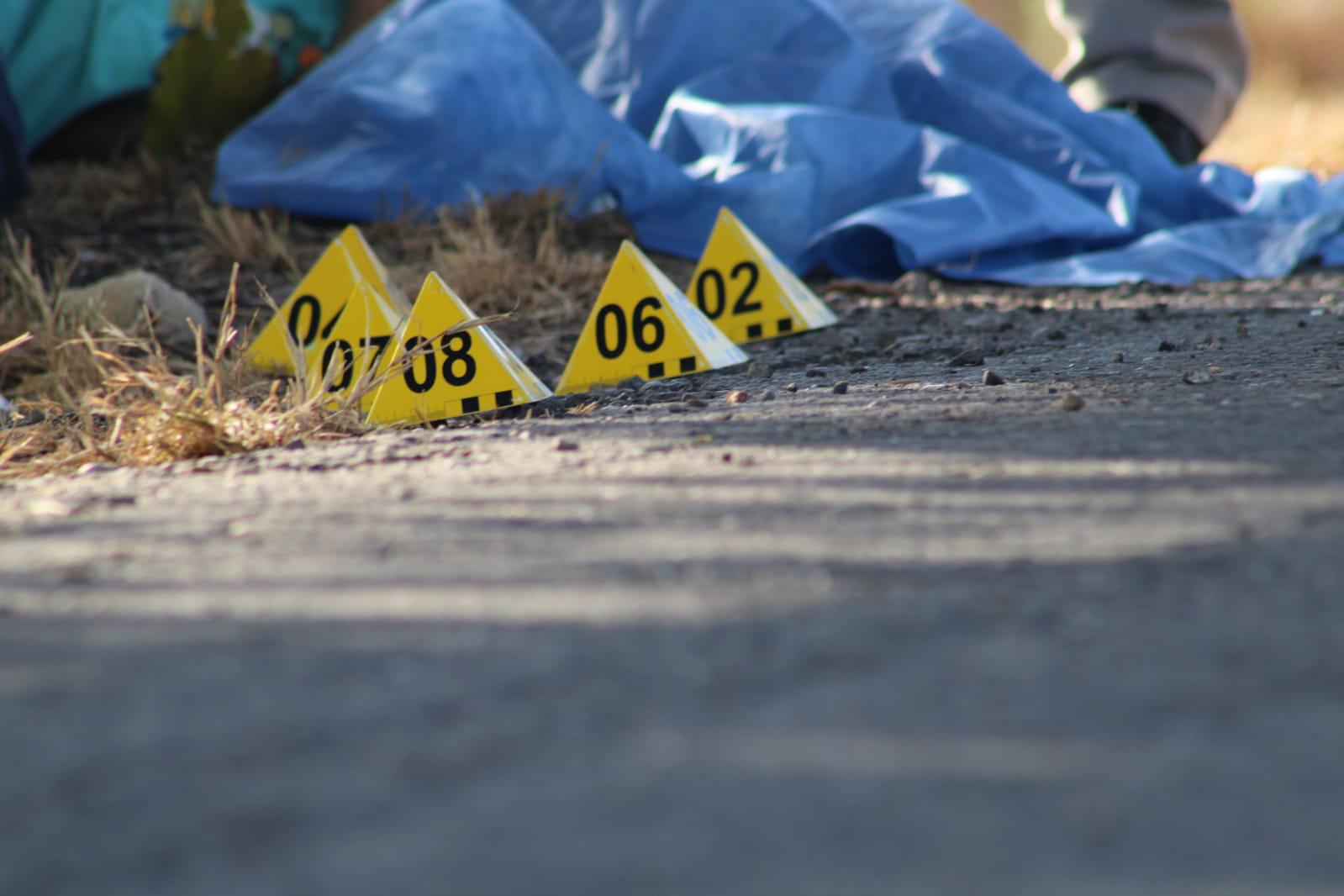 $!Hallan a dos hombres asesinados a balazos en la Costerita, al sur de Culiacán