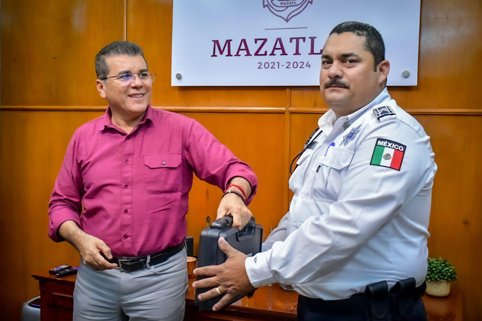 $!Reforzarán conocimiento y entrenamiento de la policía de Mazatlán