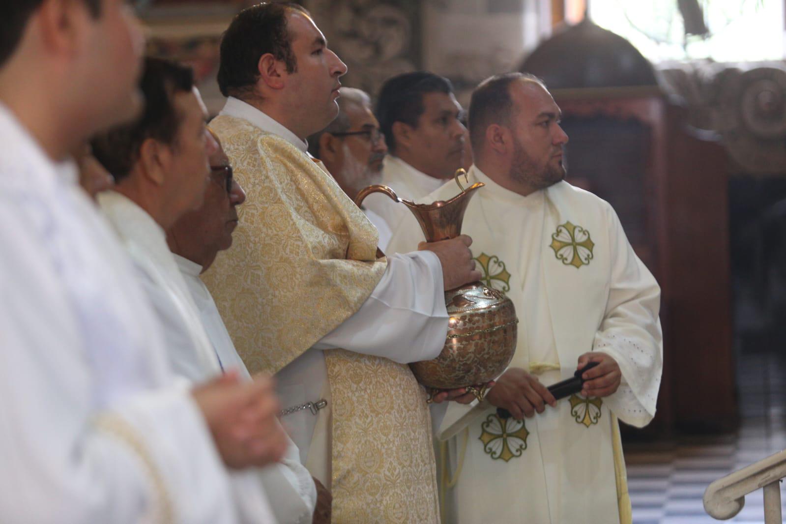 $!Sacerdotes del sur de Sinaloa renuevan su compromiso en Misa Crismal