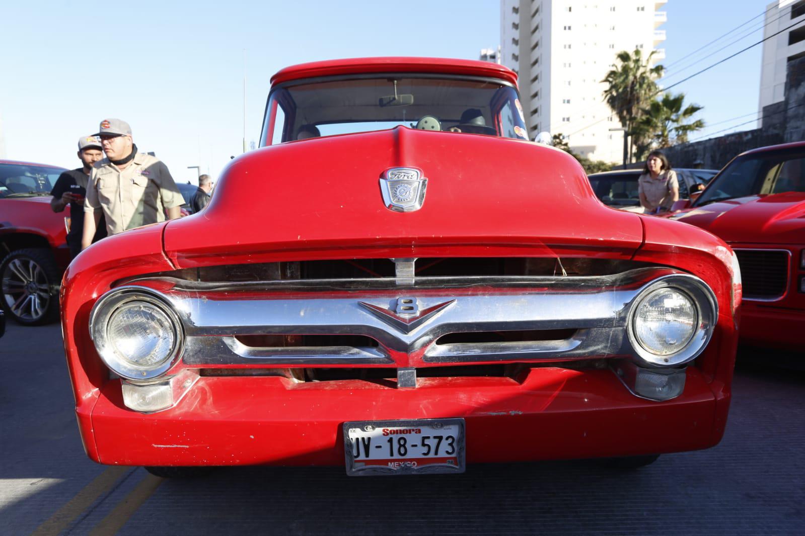 $!Mazatlecos gozan con desfile de la Semana de la Troca