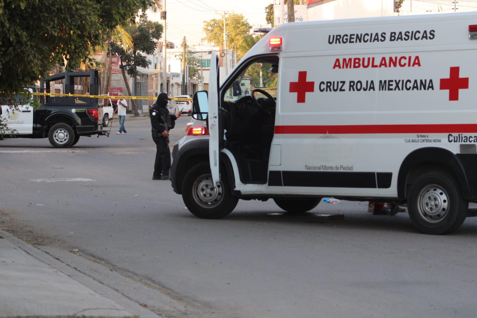 $!Una persona sin vida y una mujer herida deja ataque armado en Villa Bonita, al sur de Culiacán