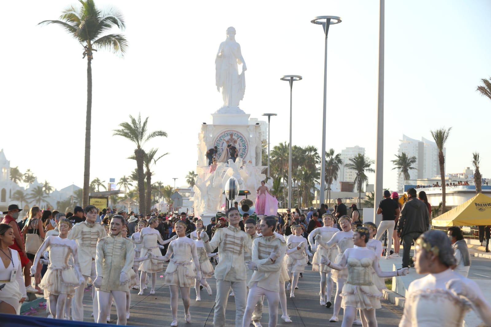 $!Alegría y devoción, así vive Mazatlán el último día de Carnaval