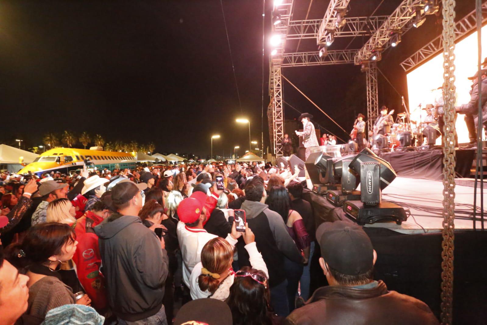 $!Regresó el que andaba ausente: Lorenzo de Monteclaro se presenta en Mazatlán