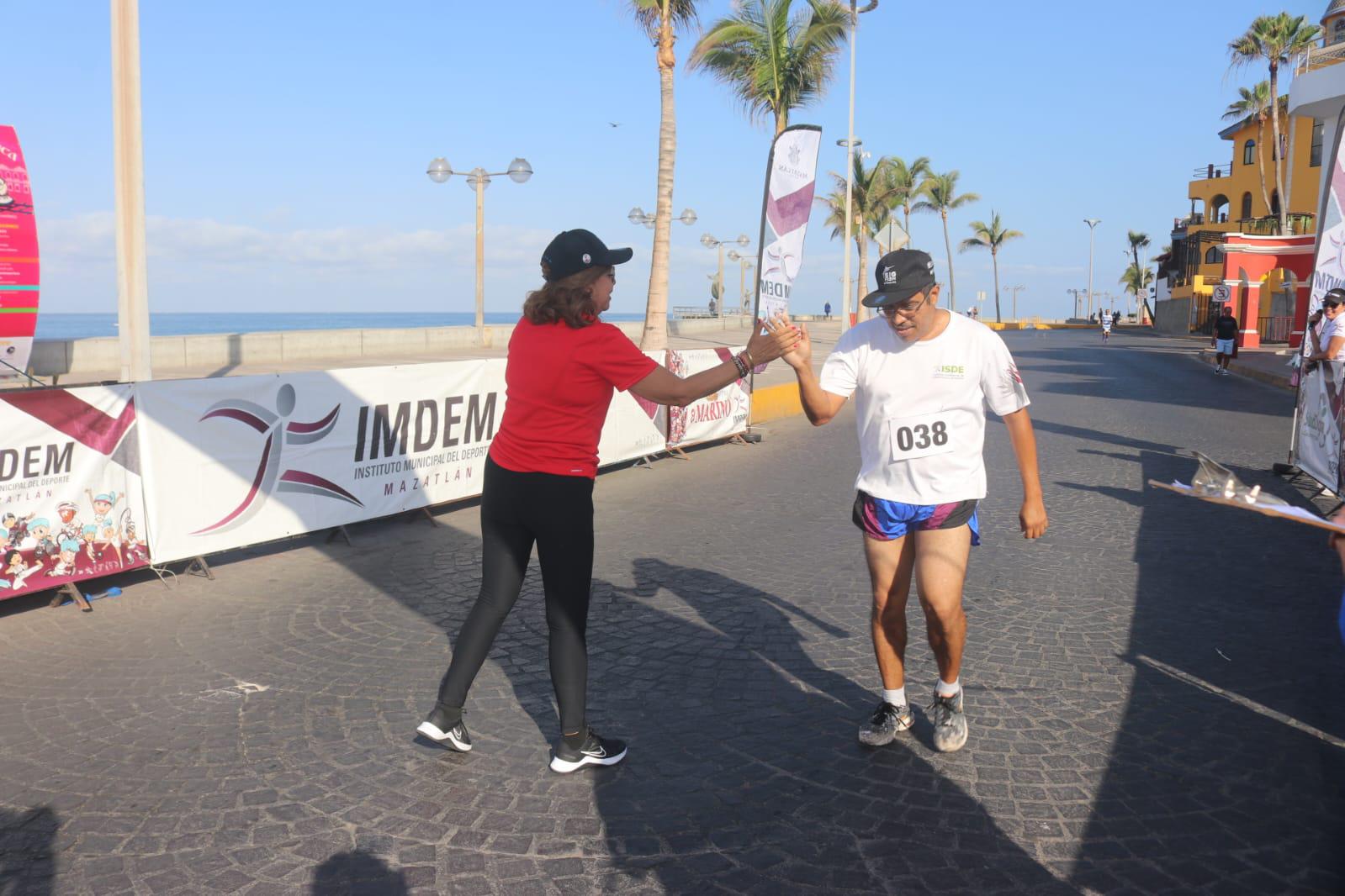 $!Corren comunicadores en Pedestre Saúl Guevara