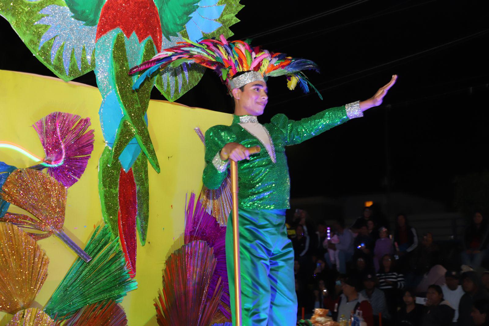 $!El río de la fantasía recorre las calles de La Cruz con el desfile del Carnaval Elota 2025