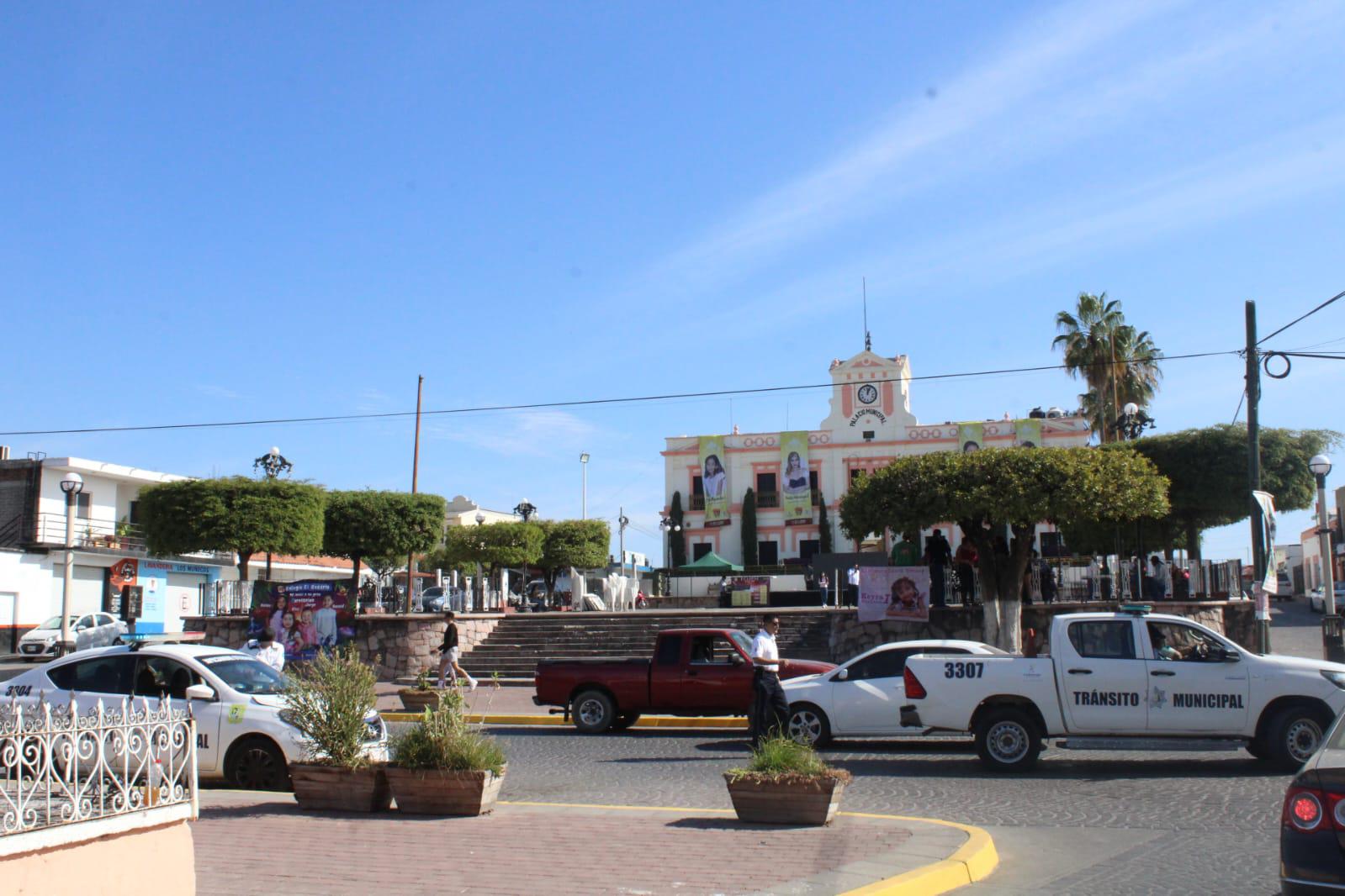 $!En Rosario, con normalidad inicia actividad a pocas horas del eclipse