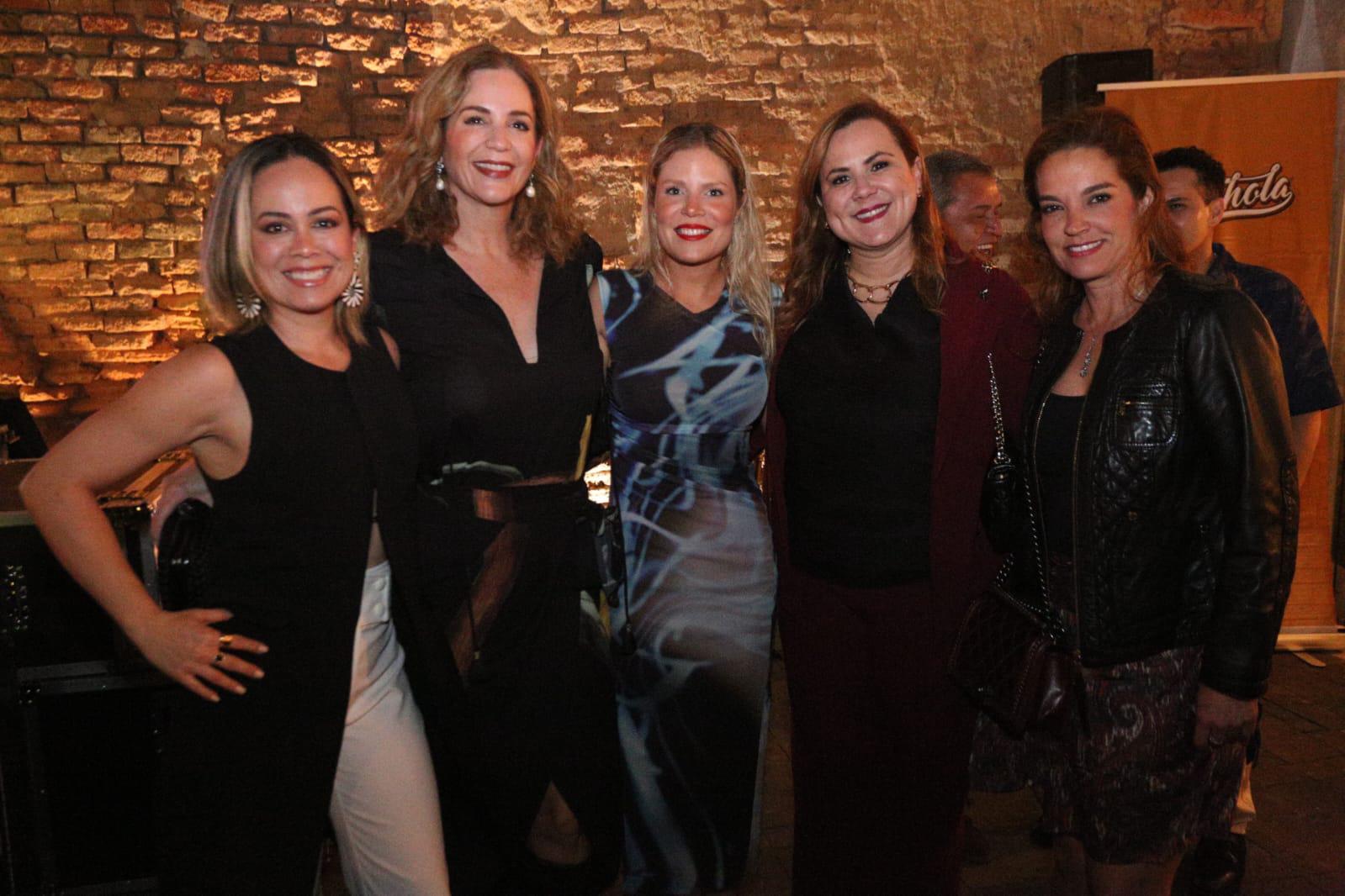 $!Karen Ruiz, María Esther Juárez, Natalia García, Berenice Bouciéguez y Hayley Coppel.