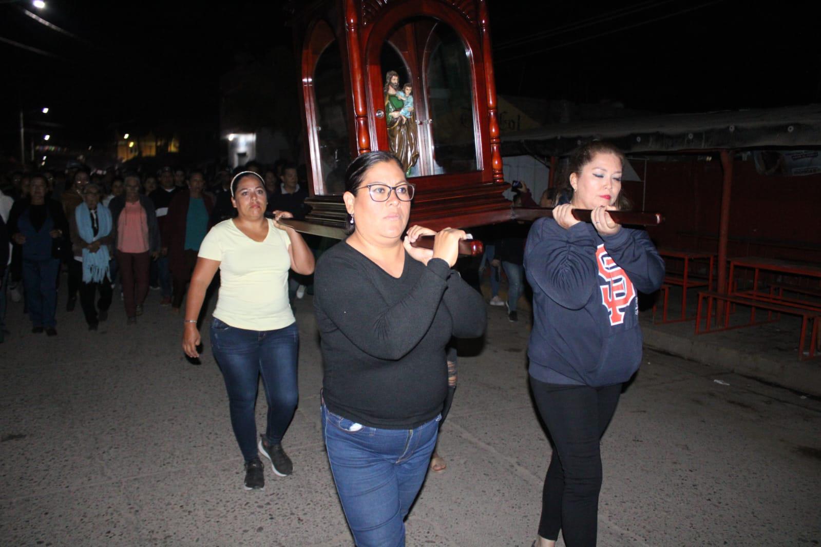 $!Fieles madrugan para celebrar al Señor San José en Agua Verde, Rosario