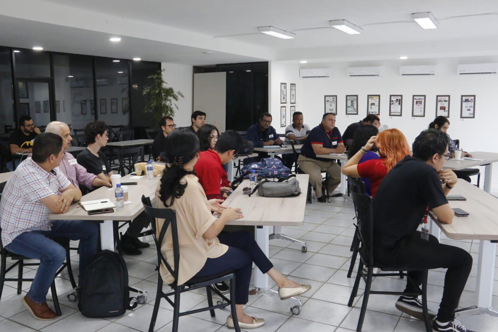 $!Mostrar el dolor sin revictimizar; Marcela Turati imparte charla sobre coberturas de víctimas a periodistas sinaloenses