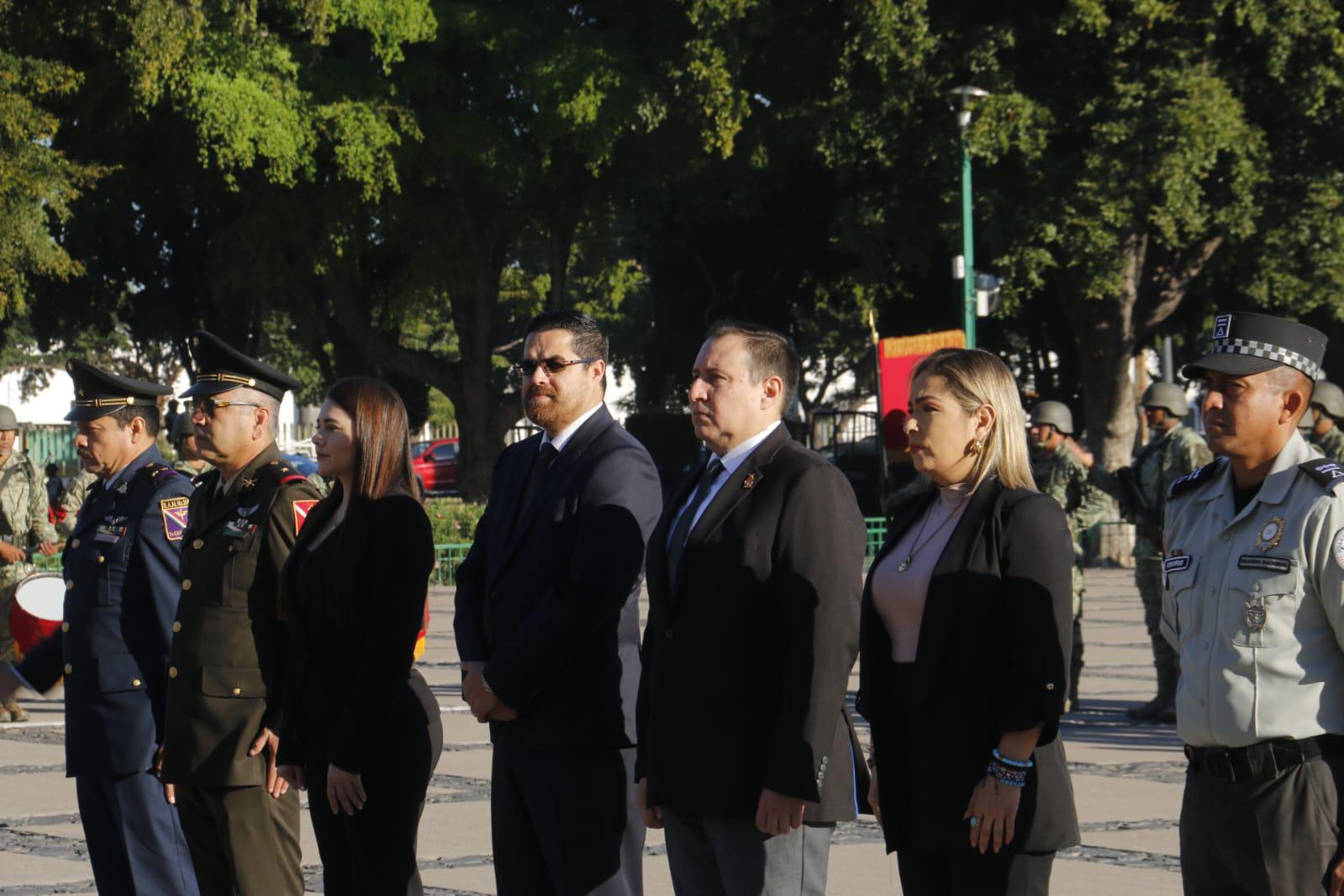 $!Izan bandera en Culiacán por el 111 aniversario luctuoso de Francisco I. Madero