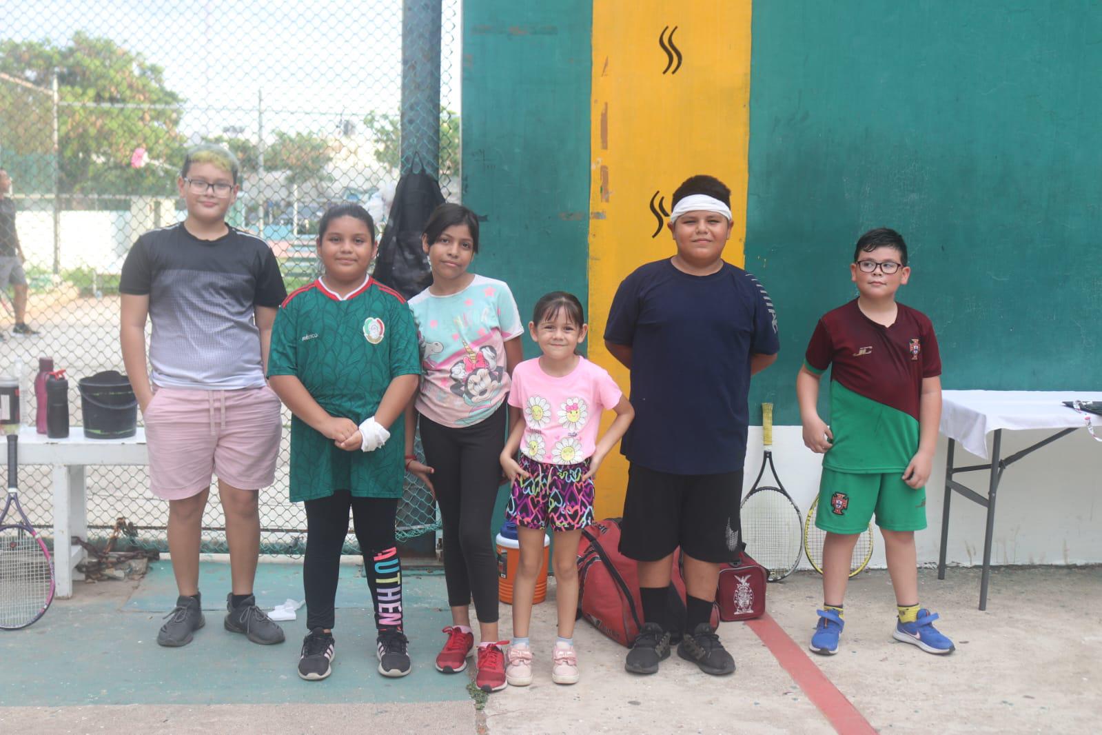 $!Premian a los más destacados de la Escuela Municipal de Frontón