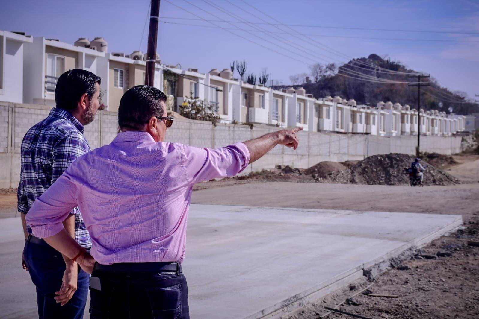 $!Ante problema vehicular, construyen la Avenida Bahía en Cerritos