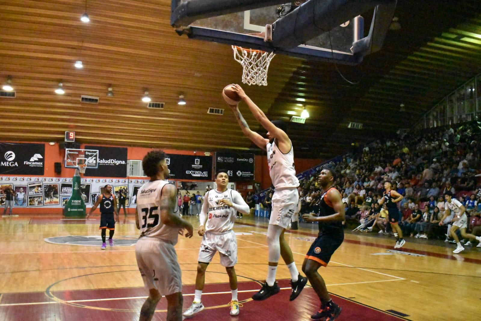 $!Caballeros de Culiacán pega primero en los playoffs