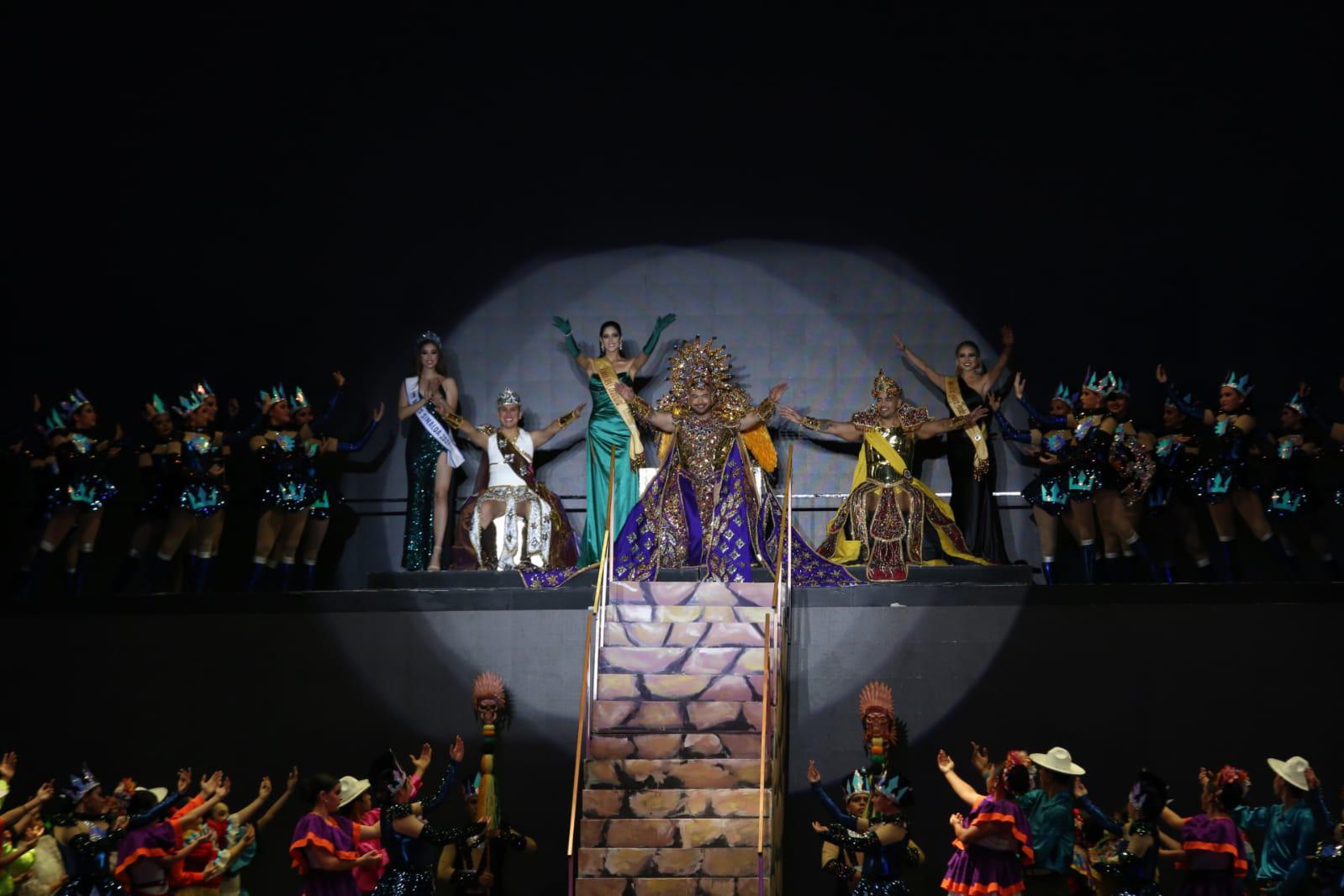 $!Coronan a Obed Ibarra como el Rey del Carnaval de Mazatlán 2022