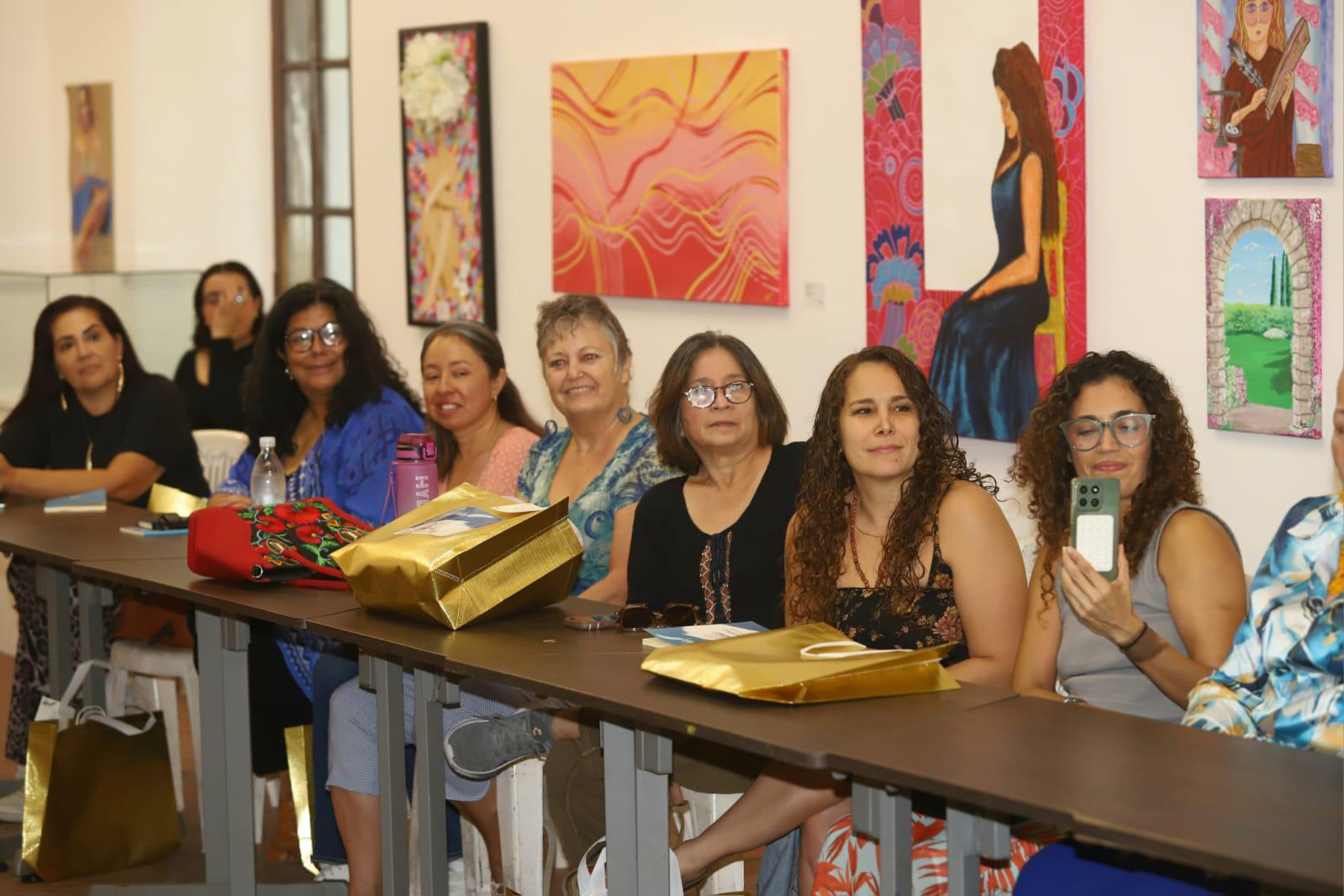 $!Diversos colectivos de mujeres artistas y lectoras se reunieron.