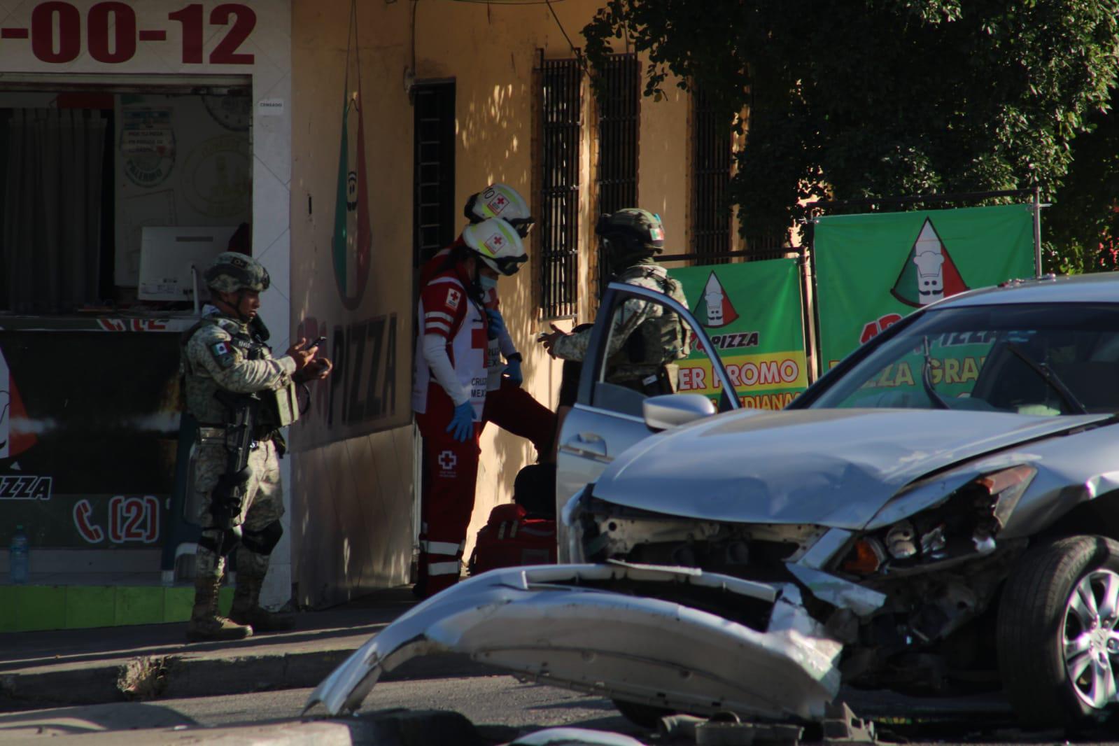 $!Persecución y balacera provoca choque de tres vehículos en la Rafael Buelna, en Culiacán