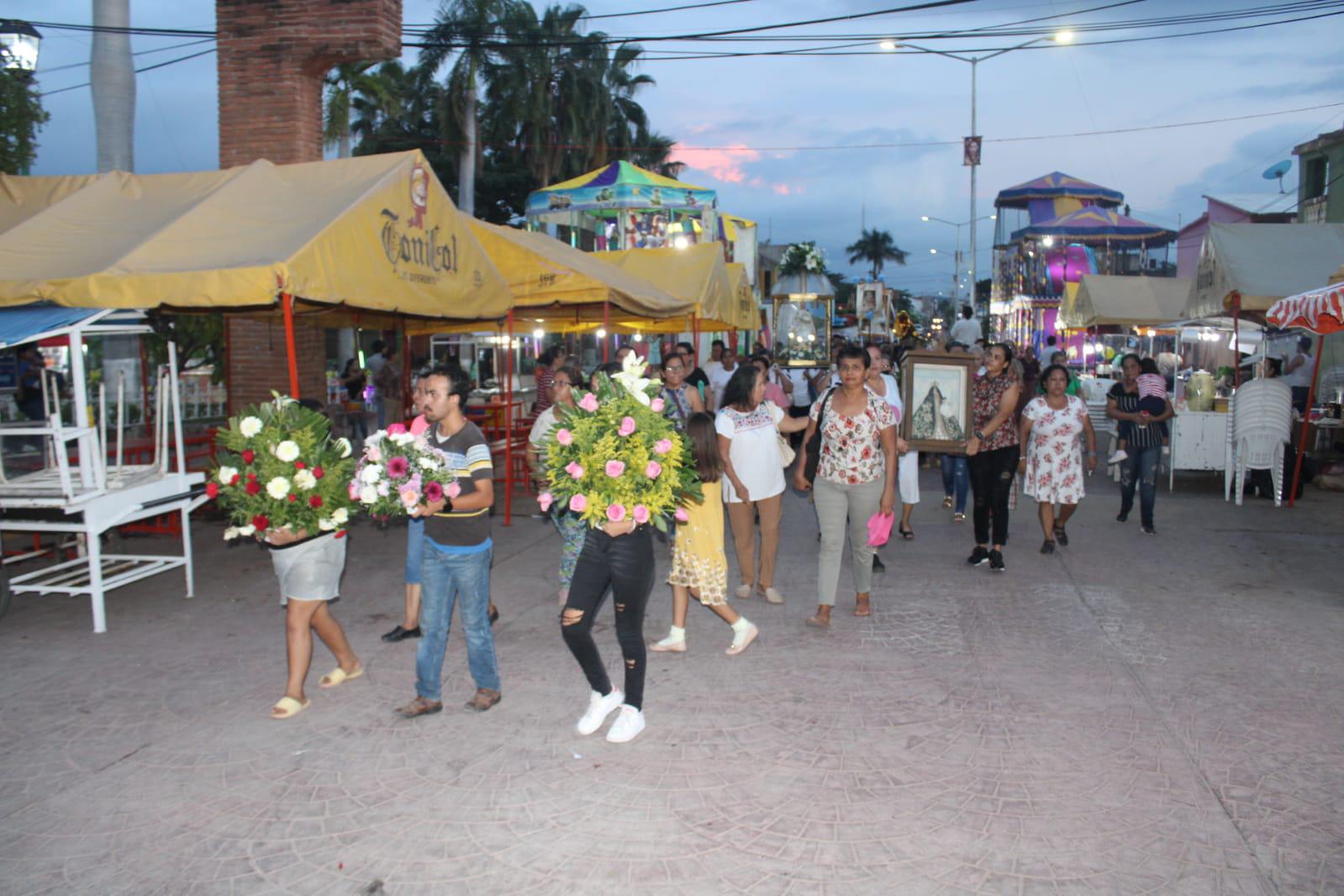 $!Llegan peregrinos desde Huajicori para venerar a Nuestra Señora del Rosario