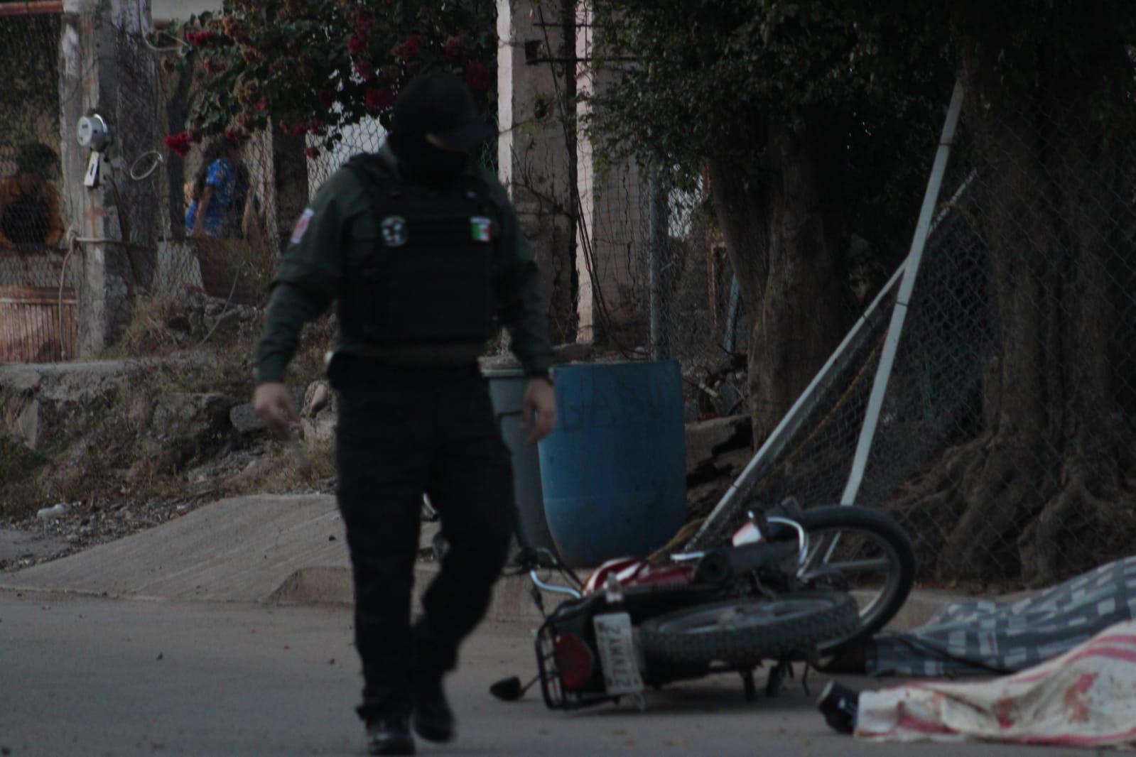 $!Asesinan a dos hombres tras persecución armada por las calles de Bellavista, en Culiacán