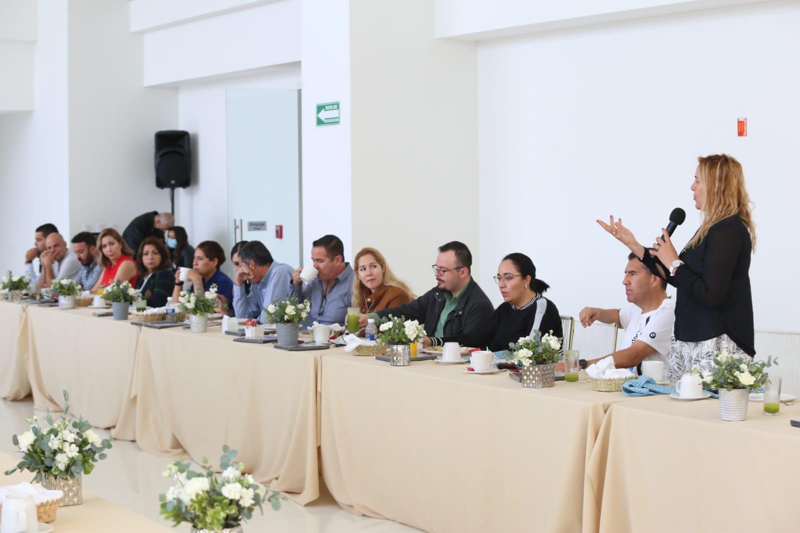 $!Presentan a convencionistas el proyecto Aguamarina Talismán en Mazatlán