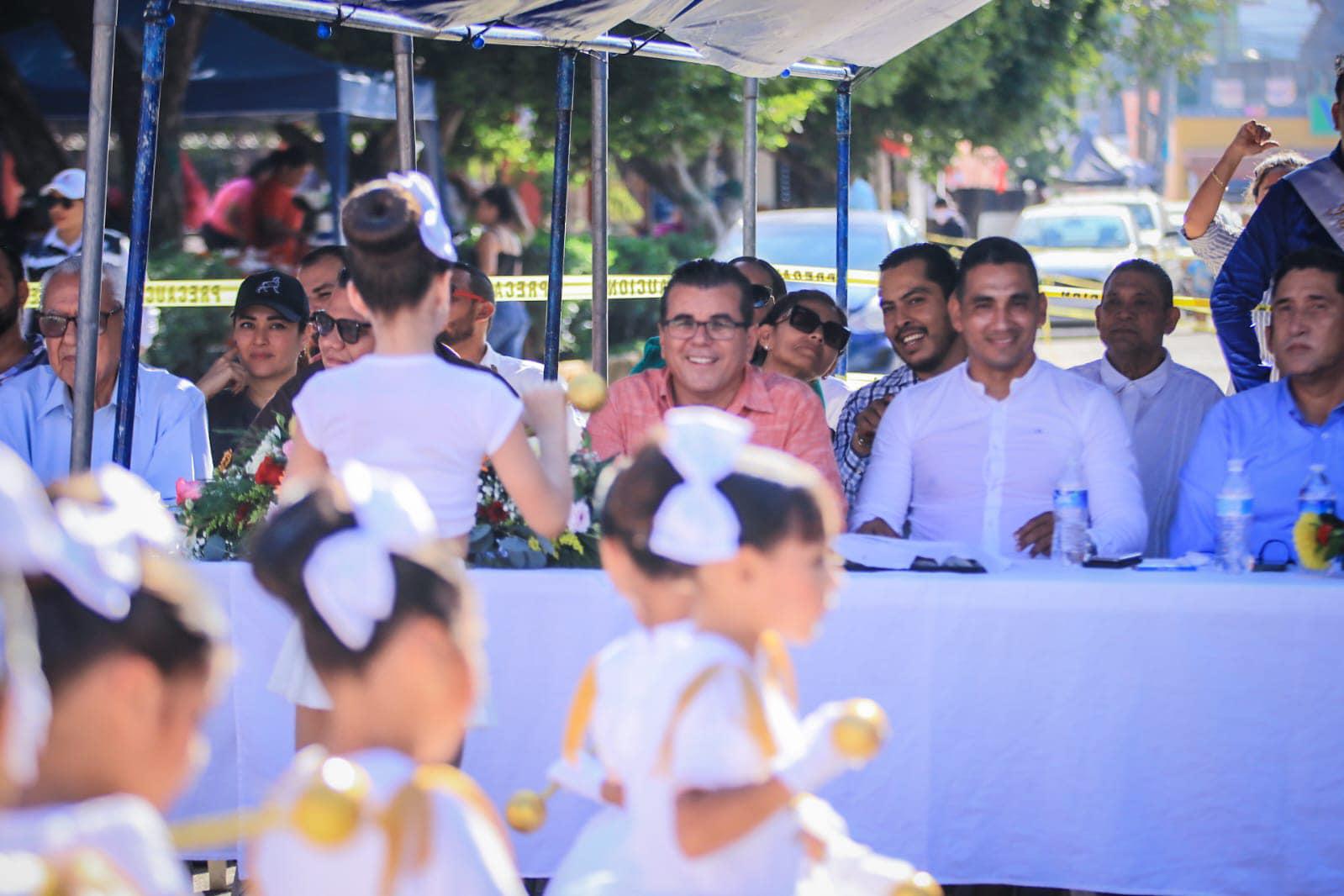 $!Realizan desfile revolucionario en Villa Unión