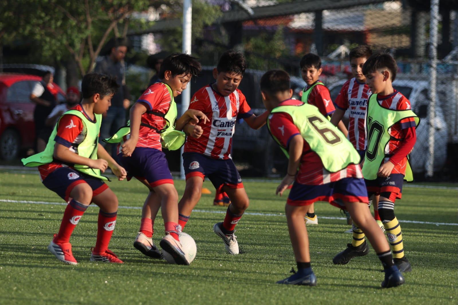 $!Invierten más de 2 mdp en la rehabilitación integral de la cancha El Delfín en Infonavit Playas, en Mazatlán