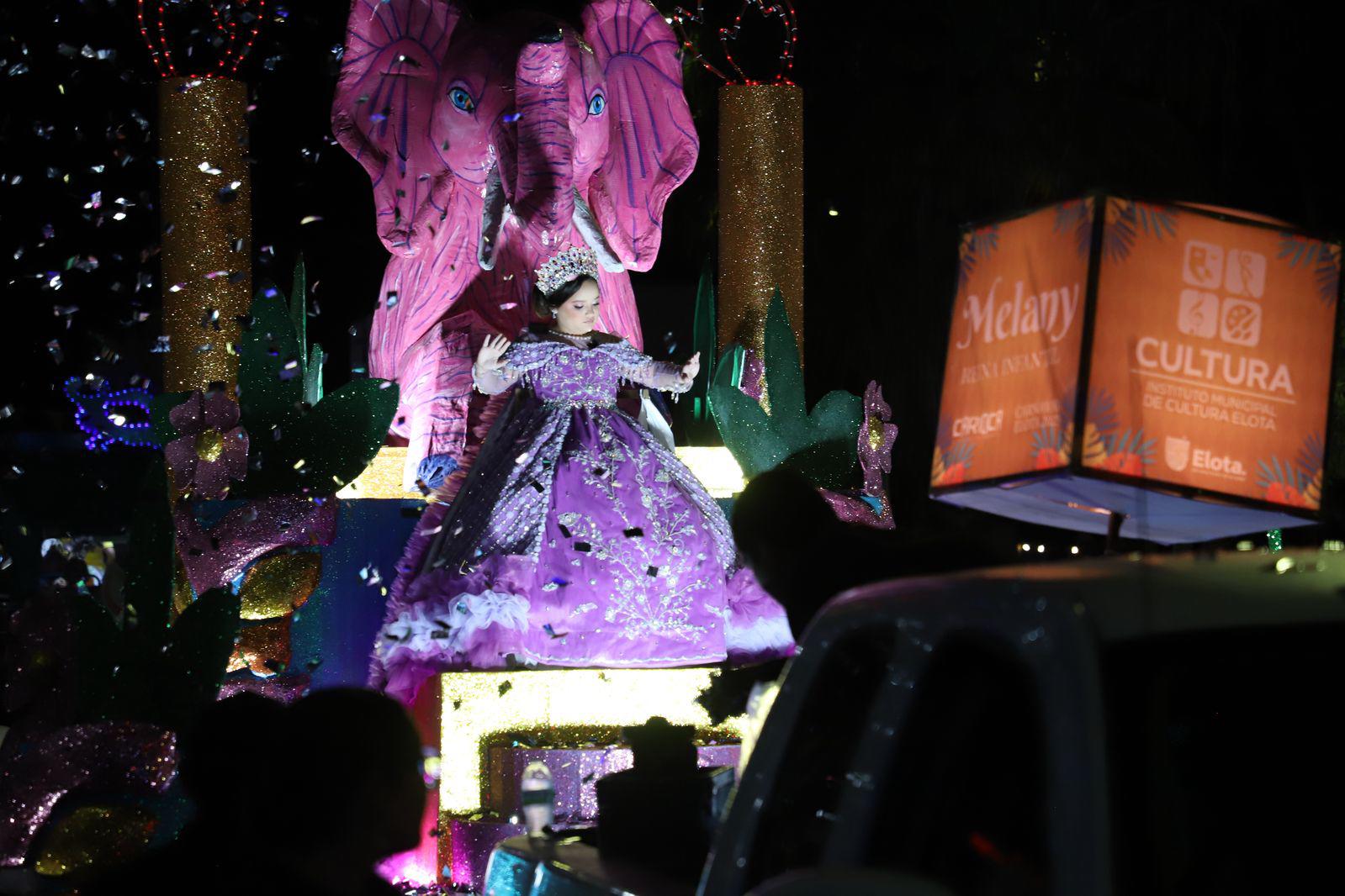 $!El río de la fantasía recorre las calles de La Cruz con el desfile del Carnaval Elota 2025