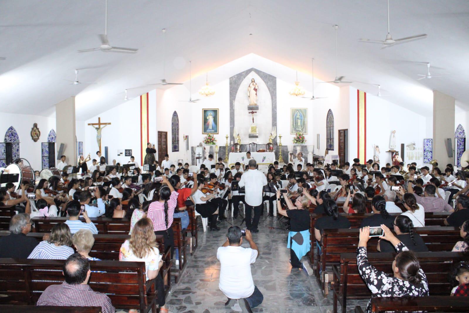 $!Agrupaciones musicales del sur de Sinaloa conquistan al público en Rosario