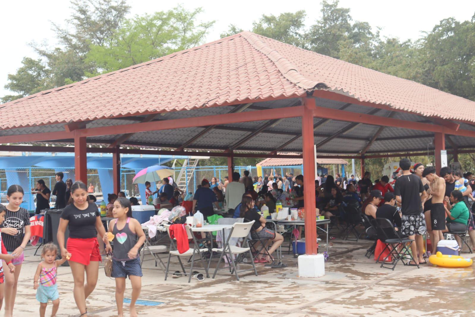 $!En Culiacán, familias buscan vacacionar cerca de sus hogares por inseguridad