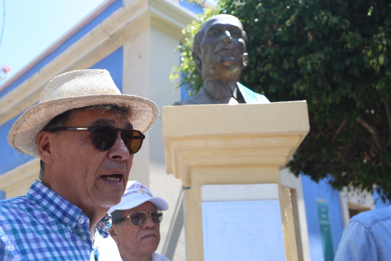 $!Rinden tributo a Amado Nervo en Mazatlán, en su 103 aniversario luctuoso