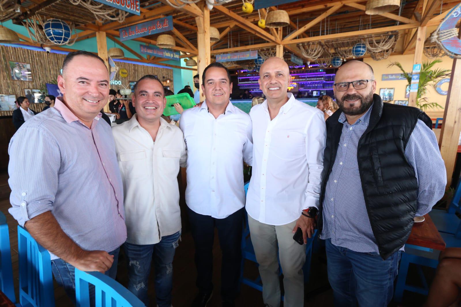 $!Horacio López, Jonny Moreno, Lucho Esparza, Ever Velarde y Guillermo Pérez.