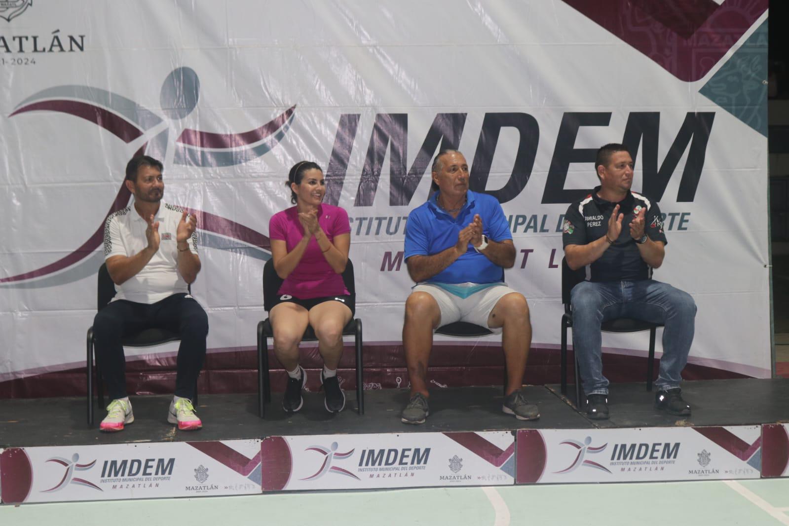 $!Rodolfo Anguiano, Fabiola Verde, Salvador González y Oswaldo Pérez, en la ceremonia inaugural del evento.