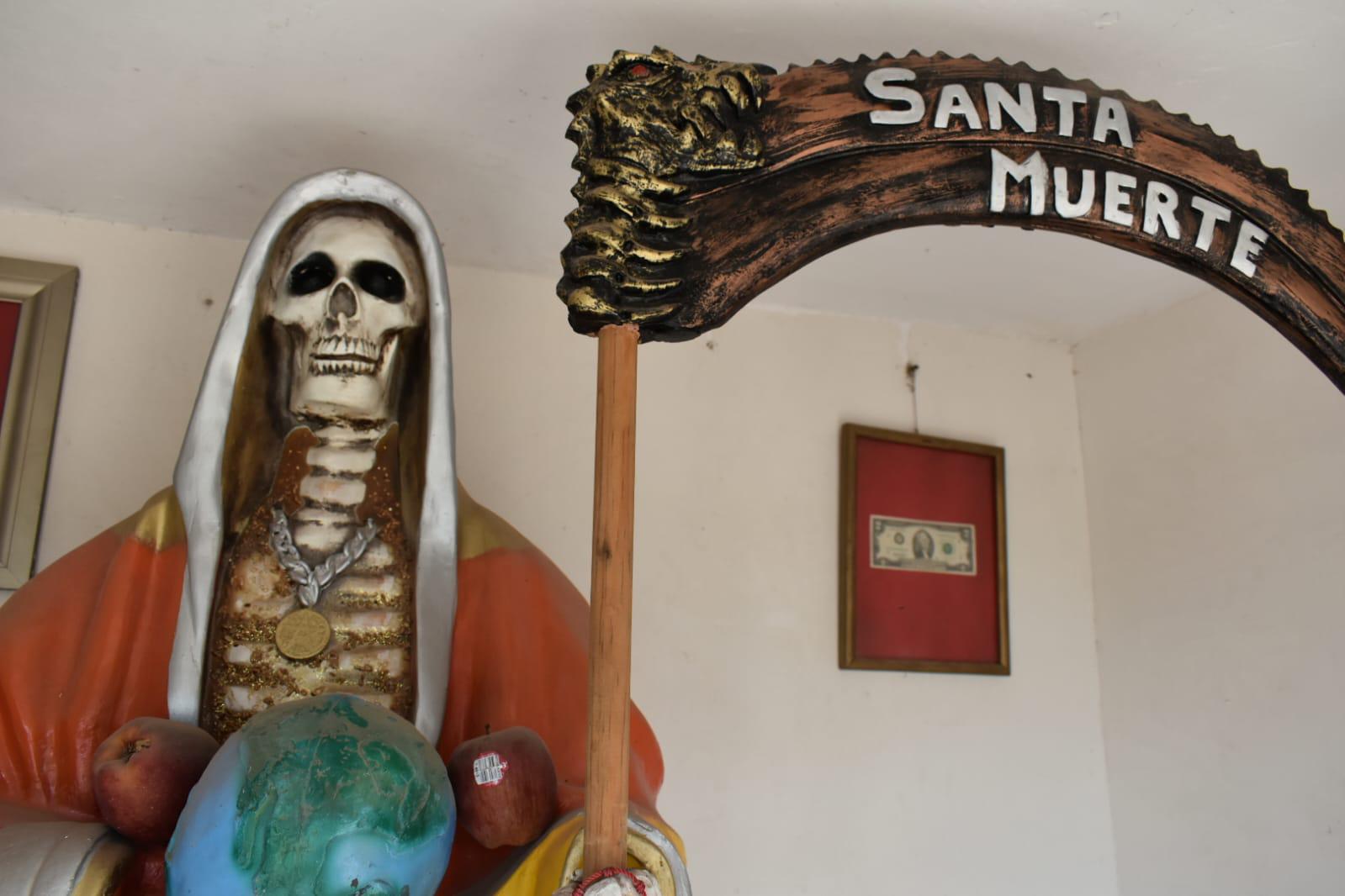 $!Carretera a Sanalona, un corredor en el que se adora a la Santa Muerte