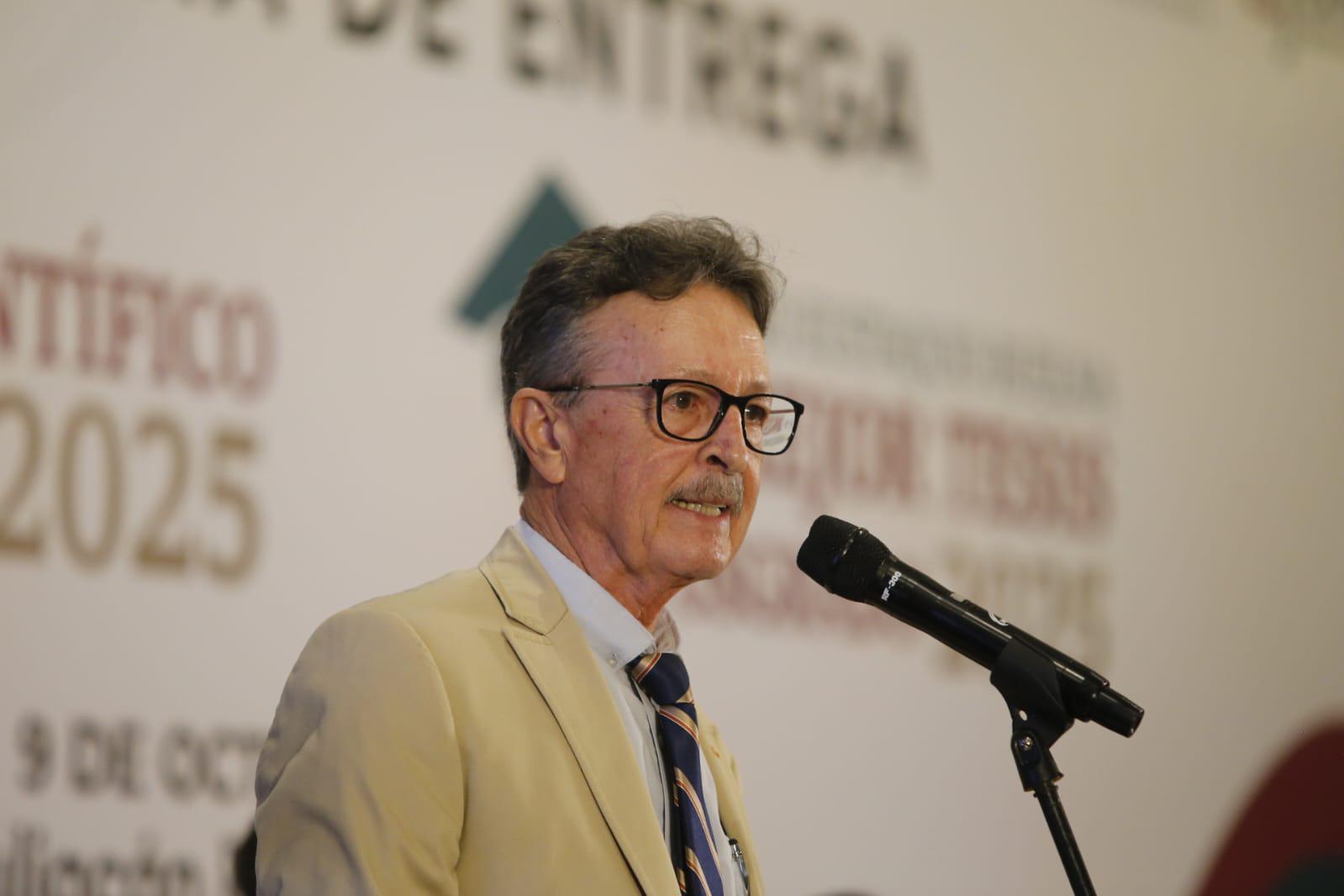 $!Reconocen a José Basilio Heredia con Premio al Mérito Científico ‘César Abelino Ordorica Falomir’