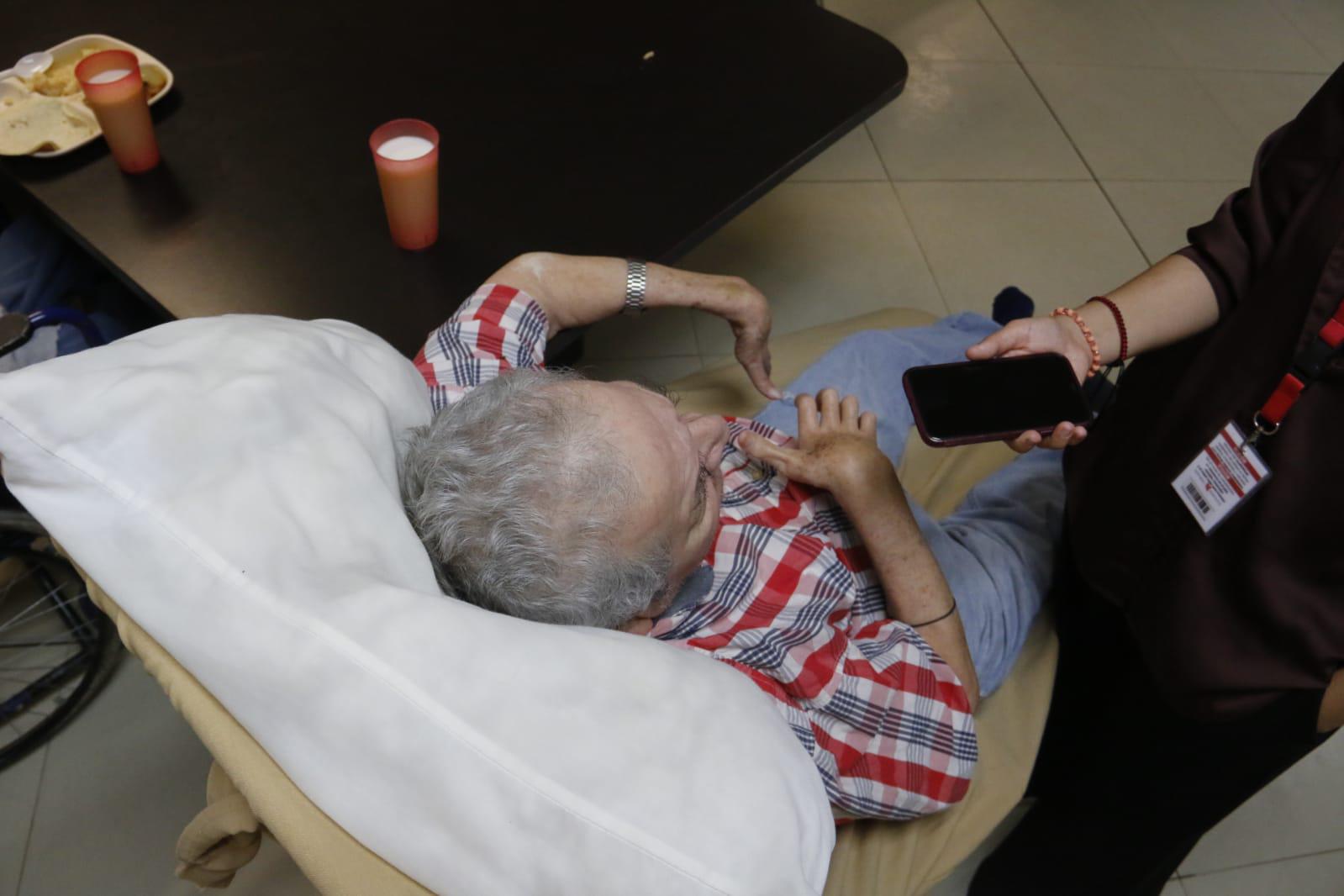 $!Celebran Navidad abuelitos del Centro Gerontológico del DIF en Culiacán