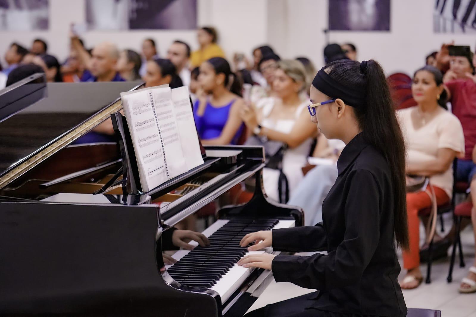 $!El concierto ofreció un viaje musical a través de entrañables bandas sonoras.