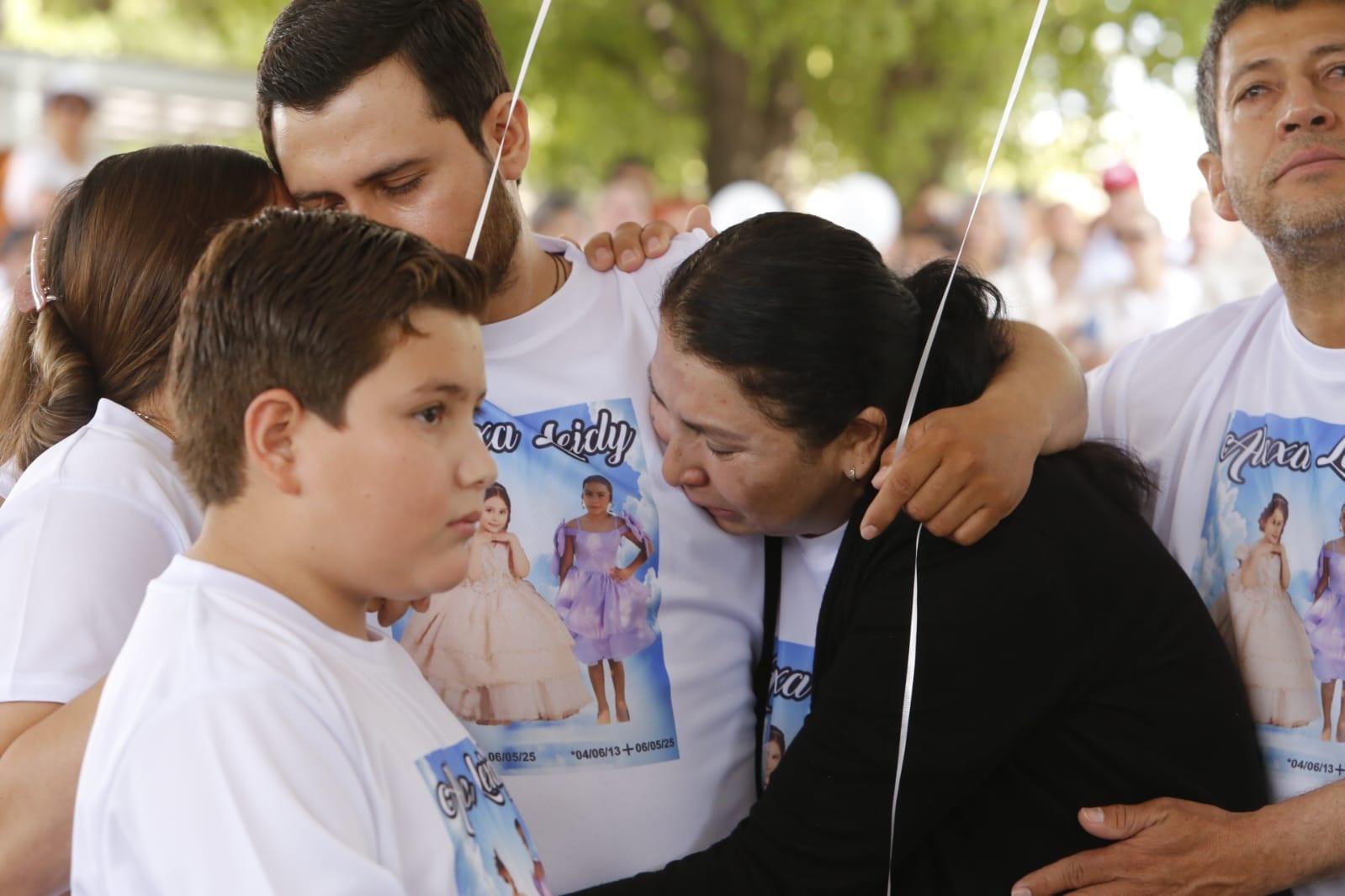 $!‘Yo no tendría que pedir justicia por una compañera’; en Culiacán, niños y niñas se manifiestan por el asesinato de Alexa y Leidy