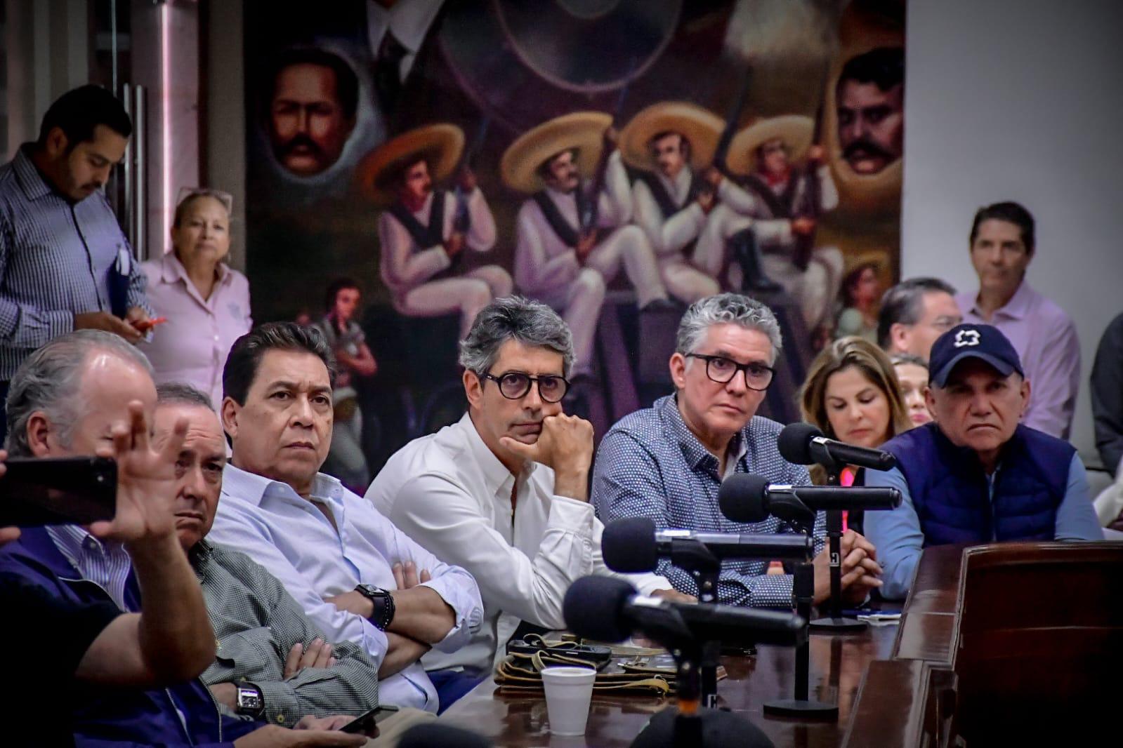 $!Pondrán límites a músicos en zona de playas, en Mazatlán