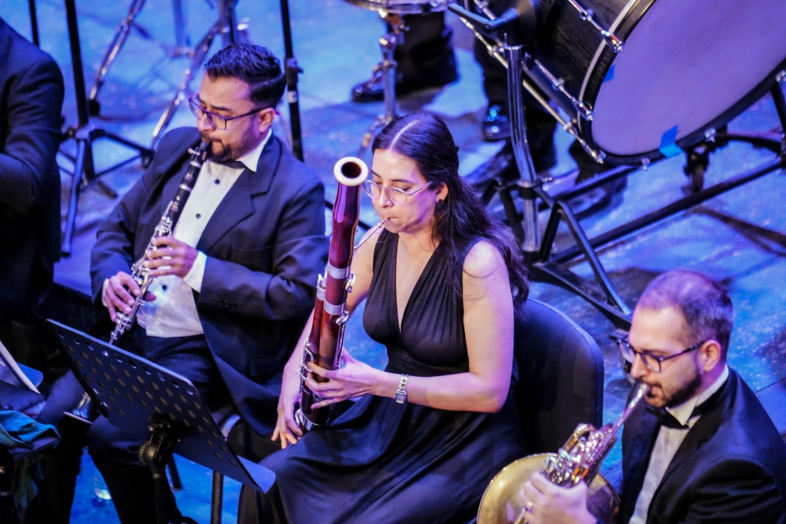 $!Los músicos enriquecieron el sonido sinfónico.