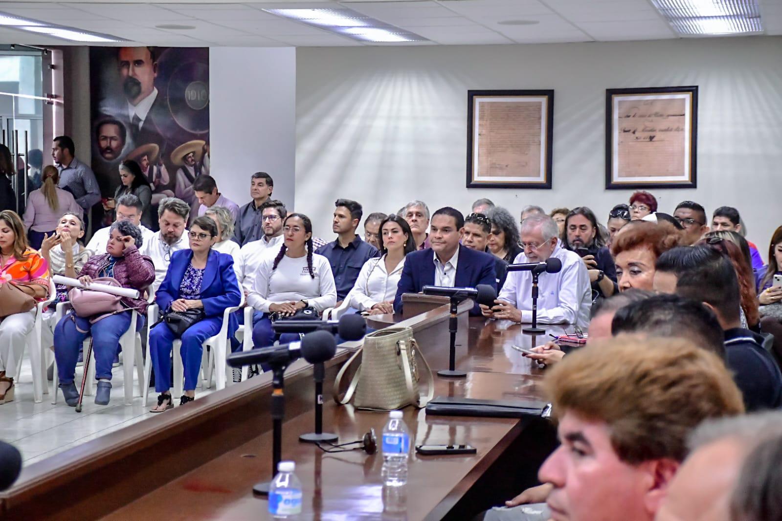 $!Pondrán límites a músicos en zona de playas, en Mazatlán