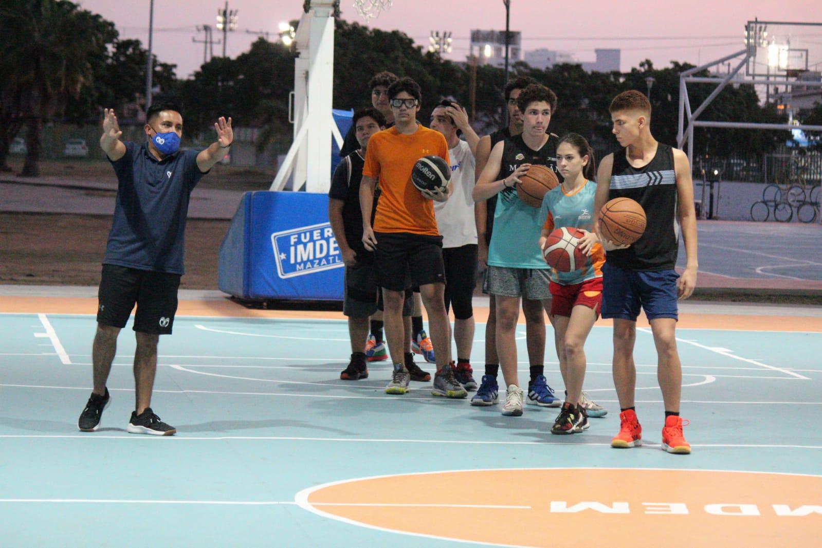 $!Basquebolistas mazatlecos responden al try out del Tec de Monterrey, campus Toluca