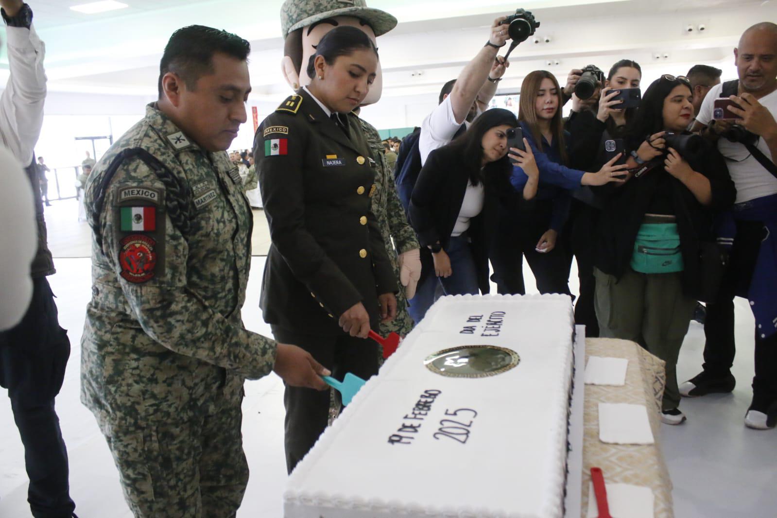 $!‘Ninguna fuerza puede transgredir el orden y quedar impune’, declara Rocha Moya en aniversario del Ejército