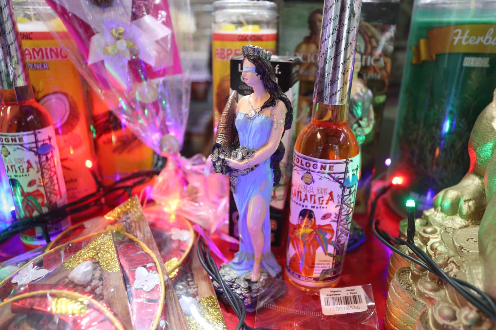 $!Piden mazatlecos para 2023 amor, dinero y después salud, señalan